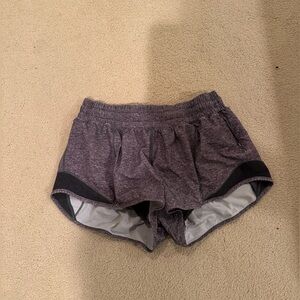 Hotty Hot Low-Rise Lined Short 2.5" in gray size 6